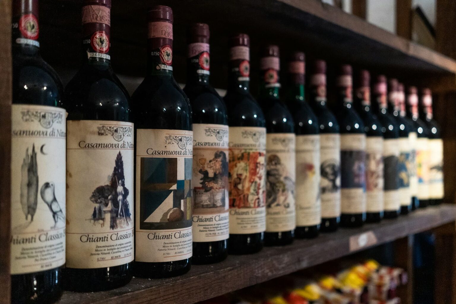bottiglie di vino rosso toscano